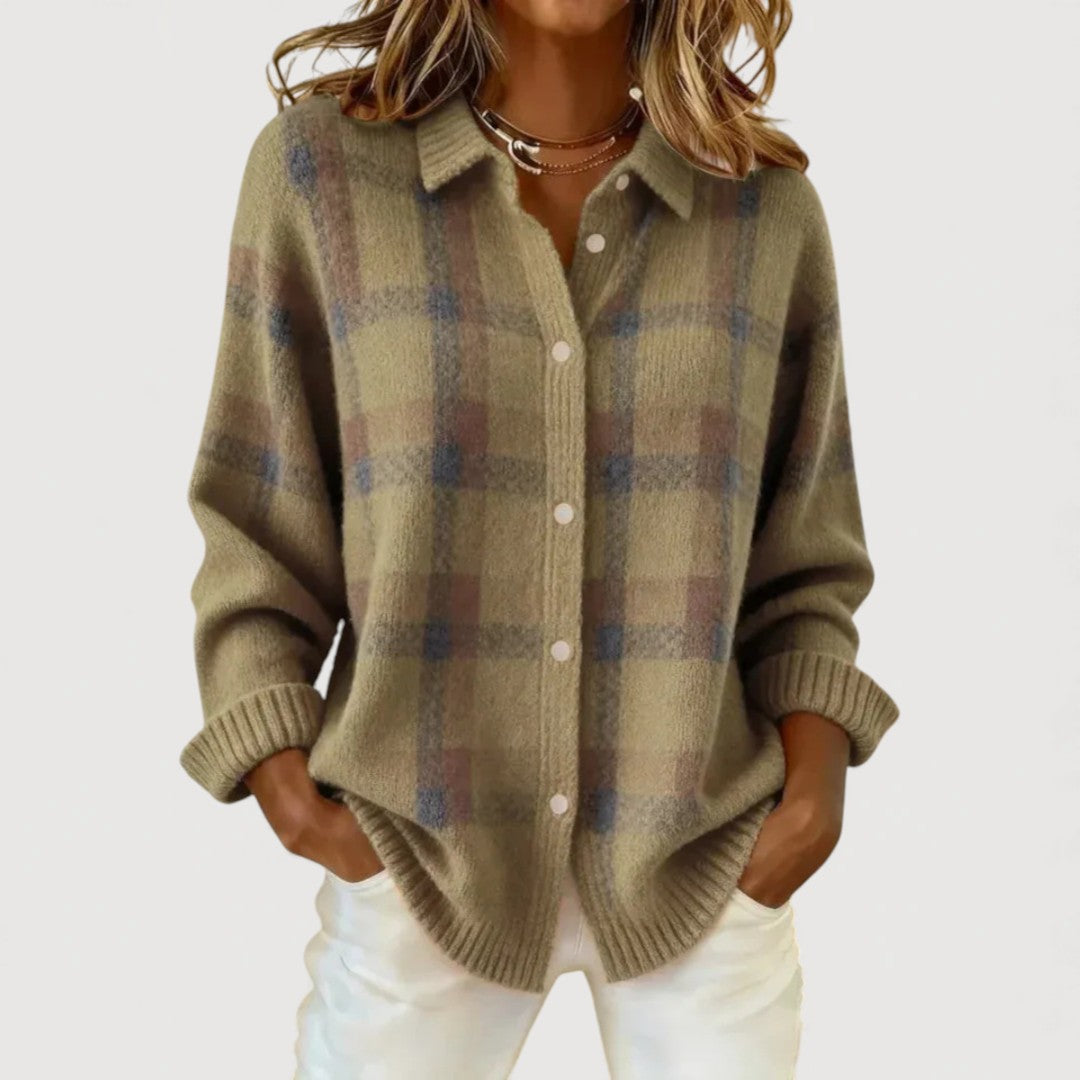 Fiora – Cosy Knit Shirt for Cold-Day Comfort